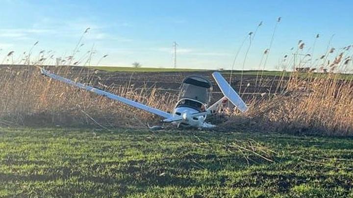 Bursa’da eğitim uçağı zorunlu iniş yaptı! Pilot tedbir amaçlı hastaneye kaldırıldı