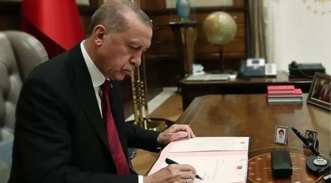 Cumhurbaşkanı Erdoğan’ın imzasıyla 3 bakan yardımcısı görevden alındı