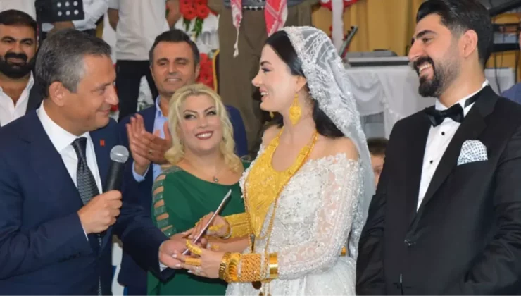 Özgür Özel’in nikah şahidi olduğu düğünde geline takılan altınlar dikkat çekti